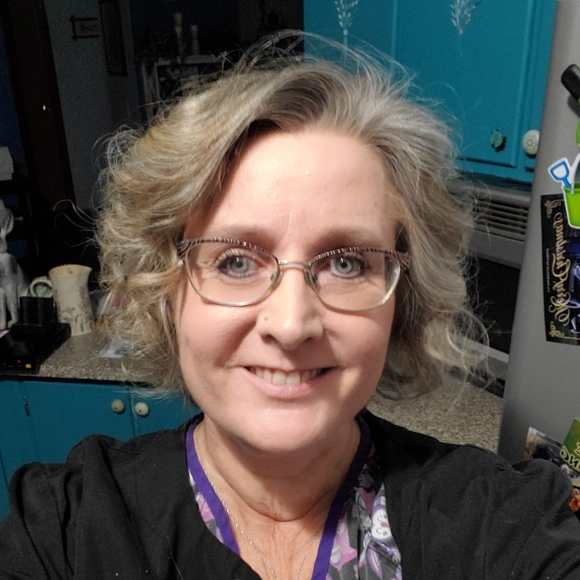 Meet your Posher, Kris - Picture 1 of 1